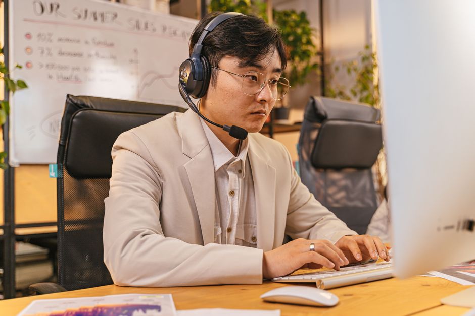 AI SDR: The Affordable Sales Rep That Works 24/7 — concept